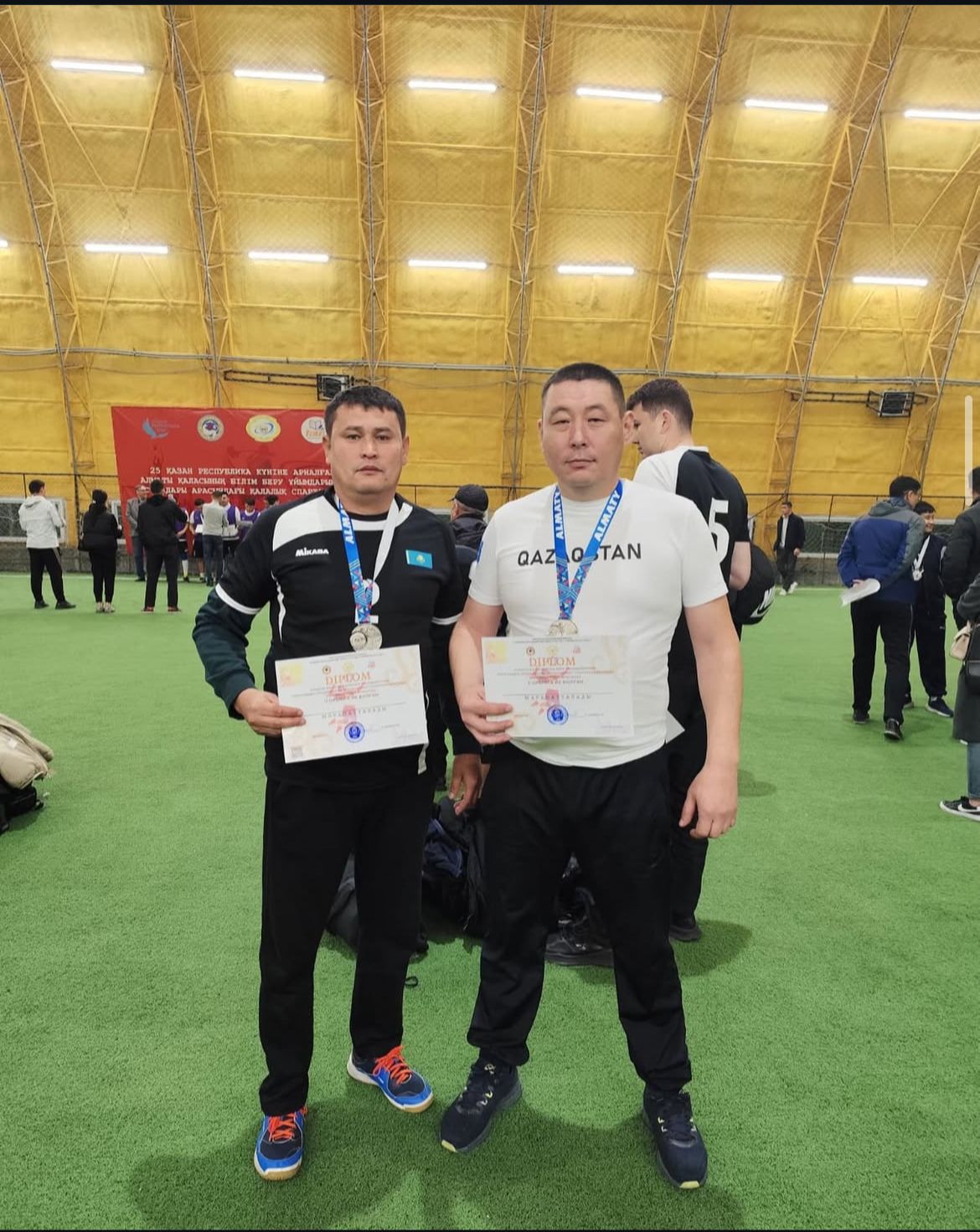 Алматы қаласы білім беру ұйымдарының арасындағы волейболдан жарыстан Бостандық ауданы командасы жеңімпаз атанды.