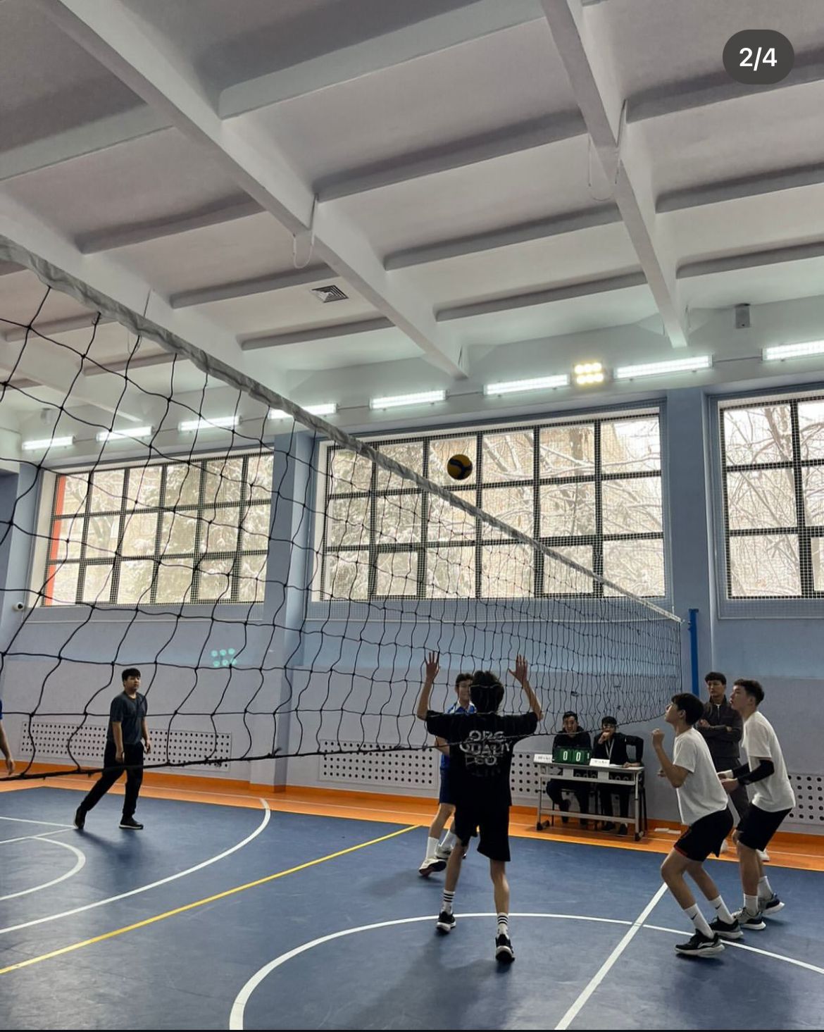 “Ұлы жеңіс мұрагерлері” волейбол жарысы  ҰОС-тың 80 жылдығына орай 8-11 сынып оқушылары арасында “Ұлы жеңіс мұрагерлері” тақырыбында волейболдан тартысты жарыс өтті.  Бұл тек спорт емес, батырларымыздың ерлігін ұлықтап, жас ұрпақтың жеңіске деген жіг