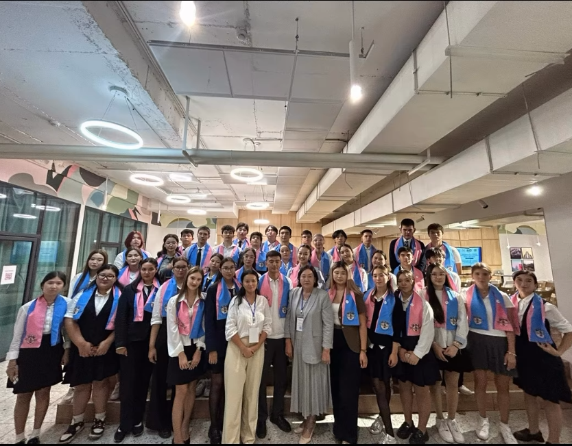 Жас сайлаушылар клубының салтанатты отырысы